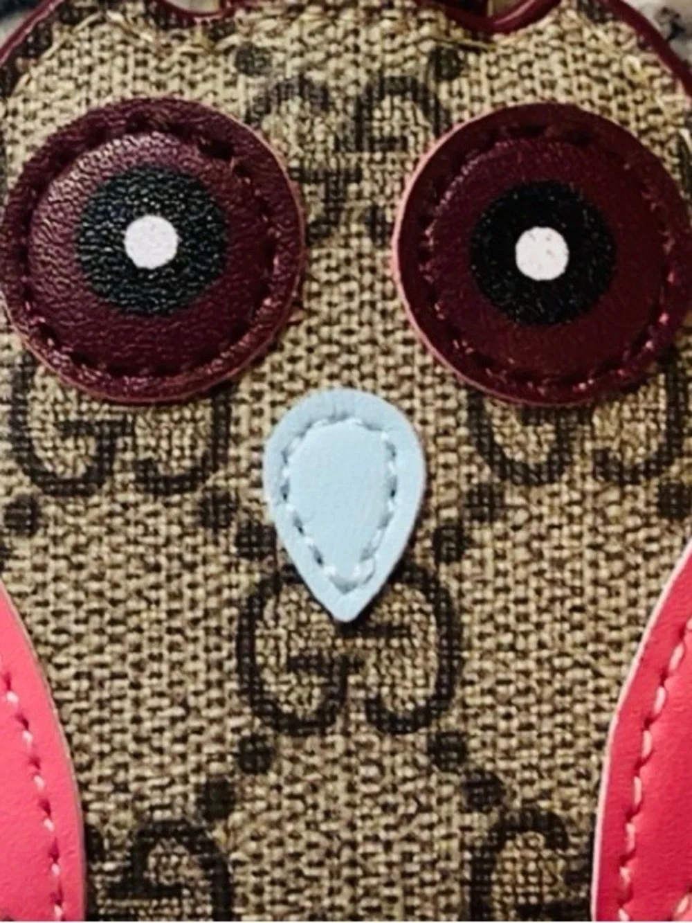 Adorable Gucci Monogram GG Owl Shaped Keychain with Gold Accents - Picture 6 of 6
